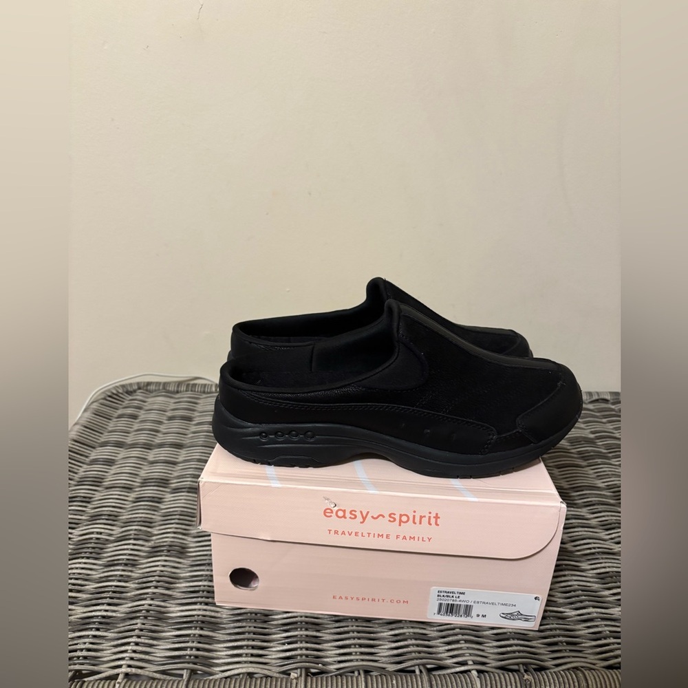 Easy spirit travel time Womens clogs new